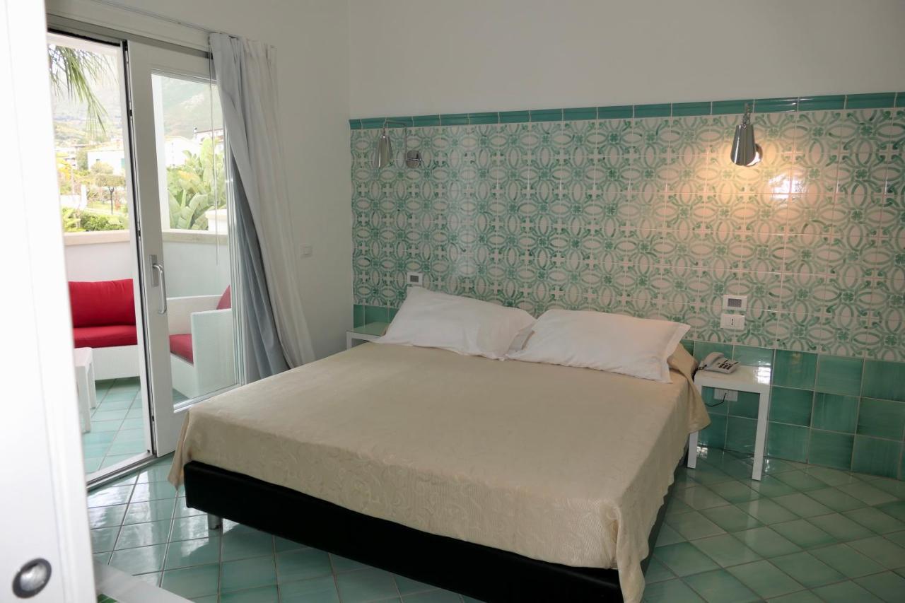 Ganimede Hotel Sperlonga Esterno foto